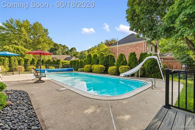 11295 Hillcrest Drive, Plymouth, MI 48170