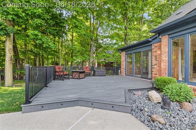 11295 Hillcrest Drive, Plymouth, MI 48170