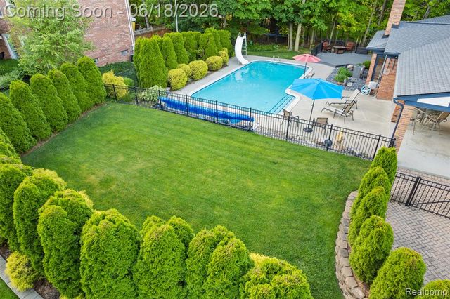 11295 Hillcrest Drive, Plymouth, MI 48170