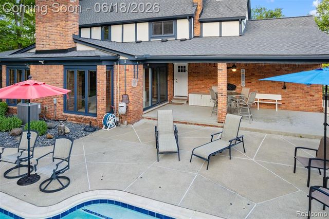 11295 Hillcrest Drive, Plymouth, MI 48170