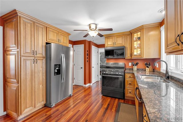 138 Tanglewood Drive West, Orchard Park, NY 14127