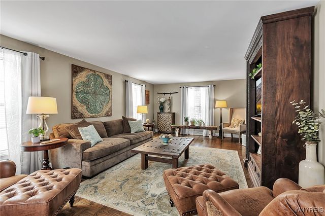 138 Tanglewood Drive West, Orchard Park, NY 14127