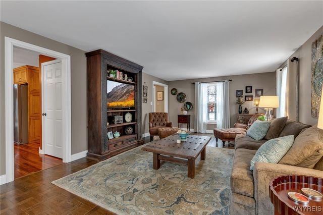 138 Tanglewood Drive West, Orchard Park, NY 14127