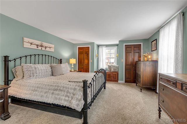 138 Tanglewood Drive West, Orchard Park, NY 14127