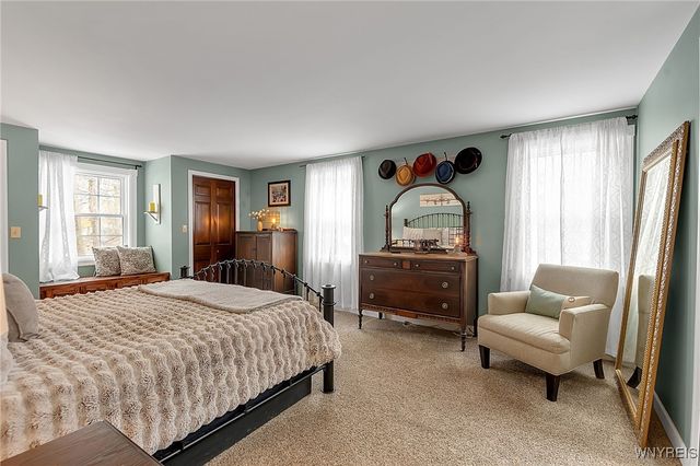 138 Tanglewood Drive West, Orchard Park, NY 14127