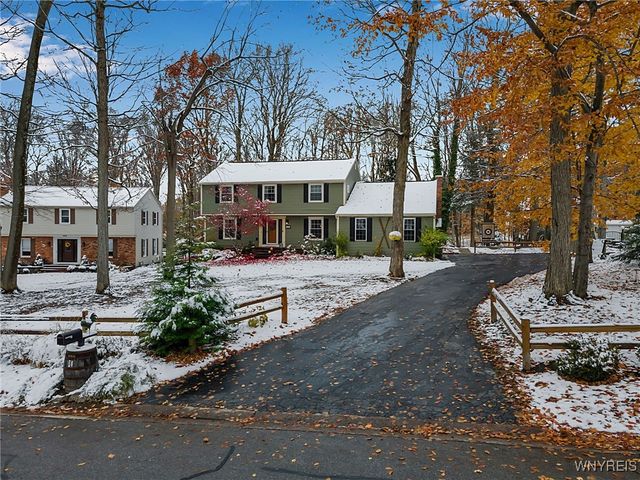 138 Tanglewood Drive West, Orchard Park, NY 14127
