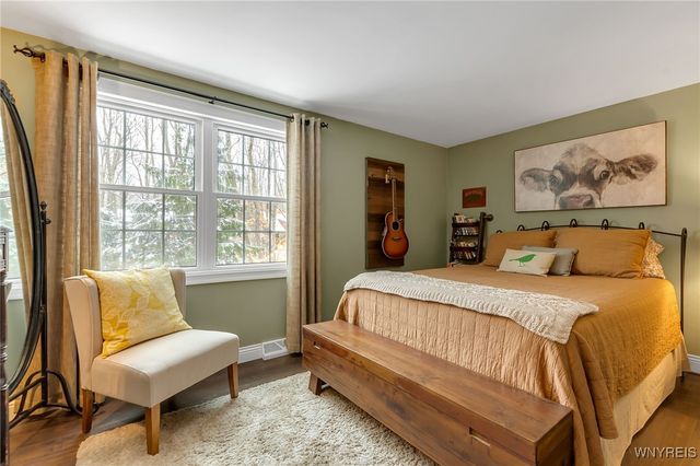 138 Tanglewood Drive West, Orchard Park, NY 14127