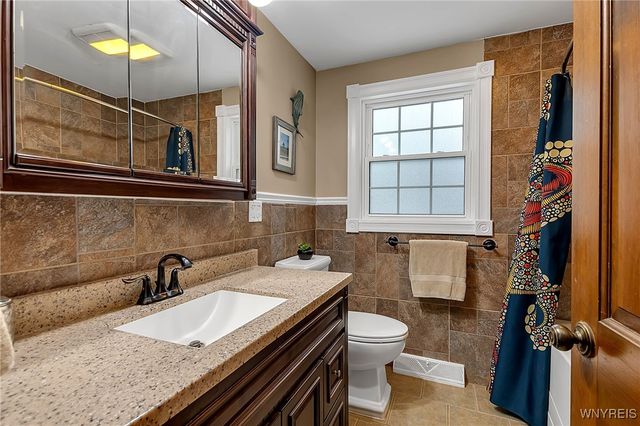 138 Tanglewood Drive West, Orchard Park, NY 14127