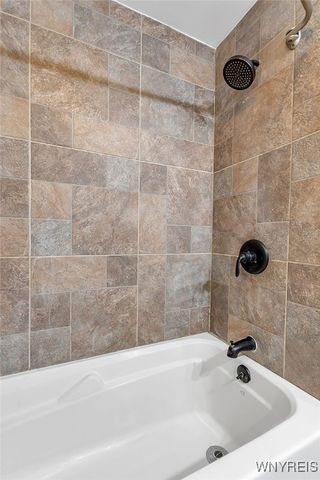 138 Tanglewood Drive West, Orchard Park, NY 14127