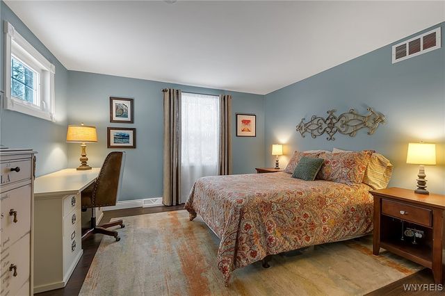 138 Tanglewood Drive West, Orchard Park, NY 14127