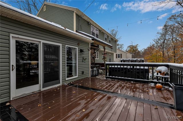 138 Tanglewood Drive West, Orchard Park, NY 14127