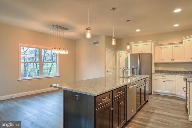 026 ROLLING MEADOW RD, Lebanon, PA 17046