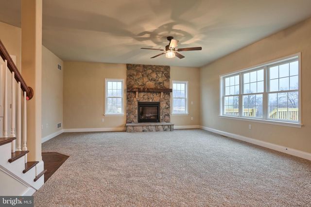 026 ROLLING MEADOW RD, Lebanon, PA 17046