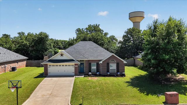 309 Catherine Street, Joshua, TX 76058