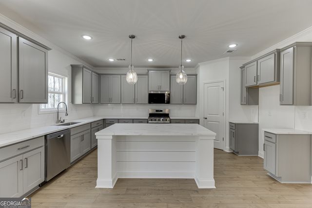 997 Lakeview, Commerce, GA 30529