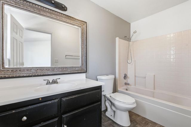 2332 S Karen Avenue, Fresno, CA 93725