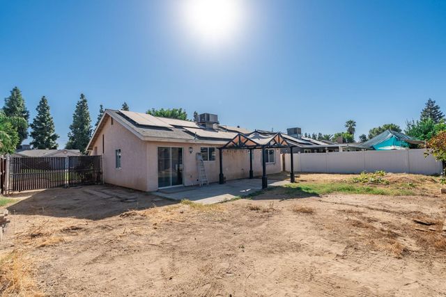 2332 S Karen Avenue, Fresno, CA 93725