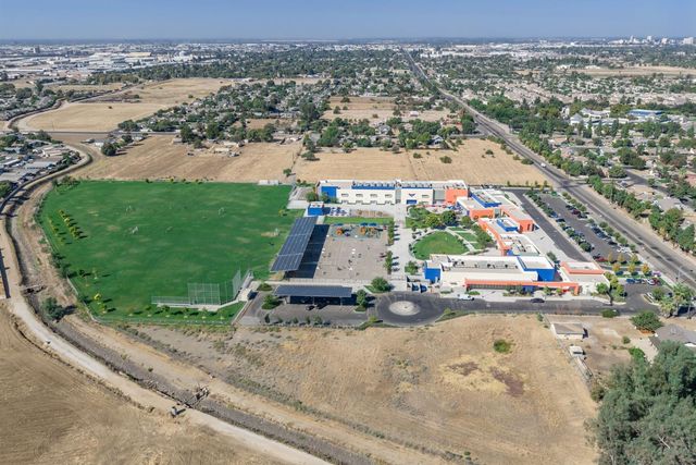 2332 S Karen Avenue, Fresno, CA 93725