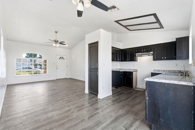 2332 S Karen Avenue, Fresno, CA 93725