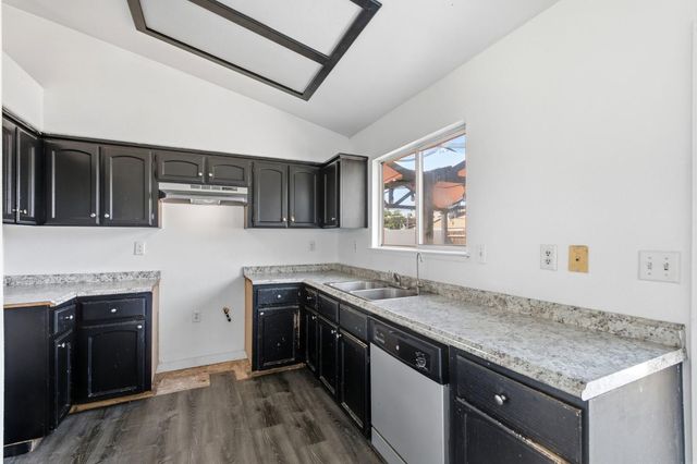 2332 S Karen Avenue, Fresno, CA 93725