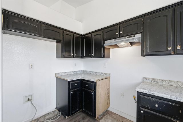 2332 S Karen Avenue, Fresno, CA 93725