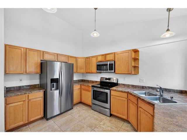878 S Kalispell Cir 3-101, Aurora, CO 80017