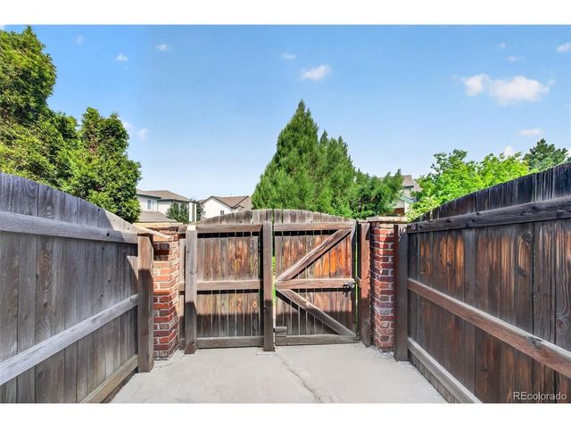 878 S Kalispell Cir 3-101, Aurora, CO 80017