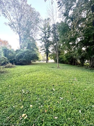 18656 Midway Avenue, Southfield, MI 48075
