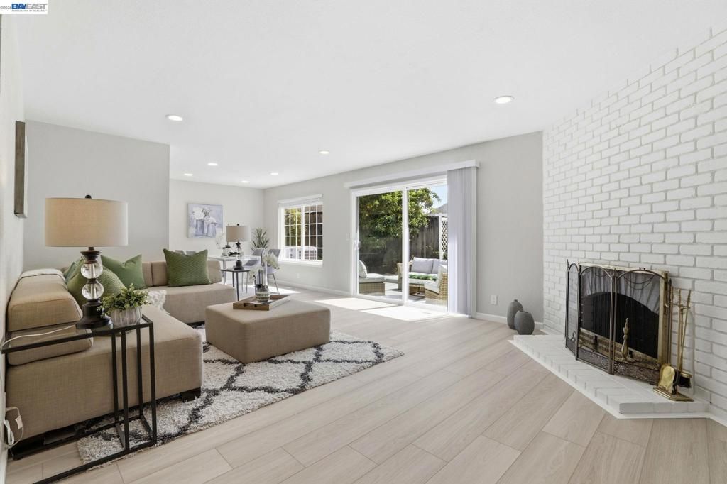 Image 11 of property listing at 6563 Camden Ave, San Jose, CA 95120