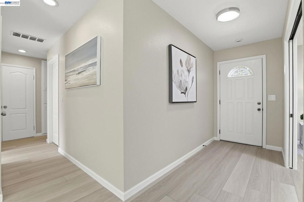 Image 23 of property listing at 6563 Camden Ave, San Jose, CA 95120