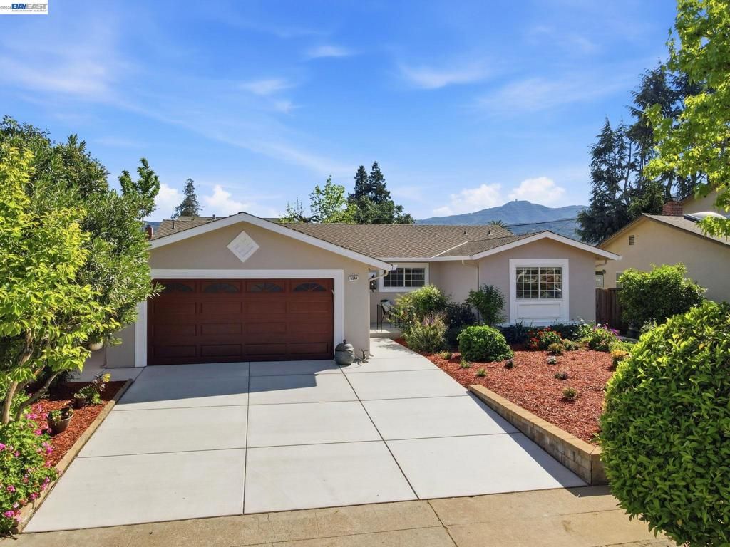 Image 3 of property listing at 6563 Camden Ave, San Jose, CA 95120