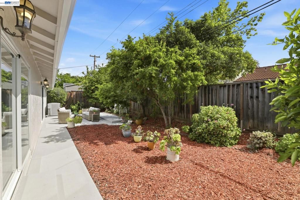 Image 40 of property listing at 6563 Camden Ave, San Jose, CA 95120