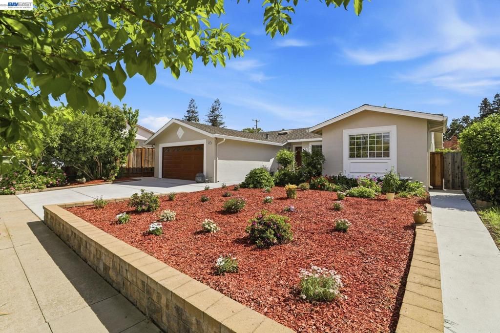 Image 6 of property listing at 6563 Camden Ave, San Jose, CA 95120