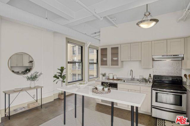 108 W 2nd Street 708, Los Angeles, CA 90012