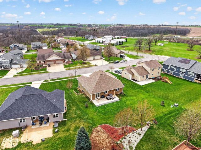 212 W Gonstead Road, Mount Horeb, WI 53572