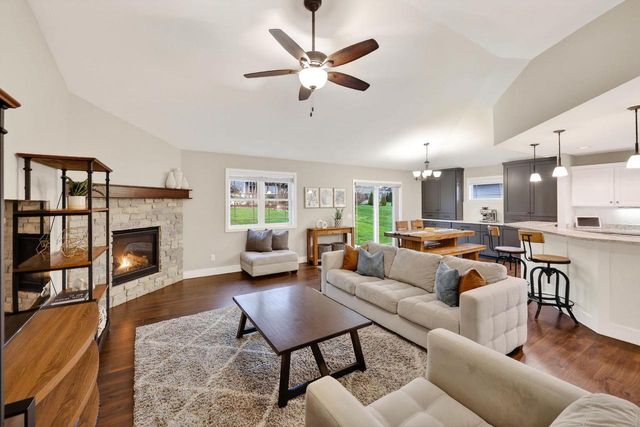 212 W Gonstead Road, Mount Horeb, WI 53572