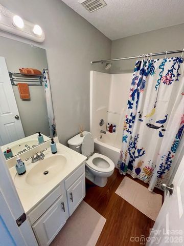 8049 Stoneham Court, Matthews, NC 28105
