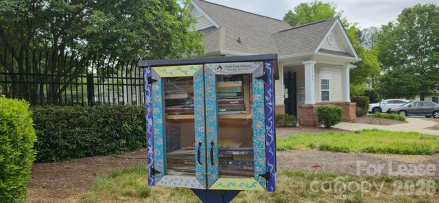 8049 Stoneham Court, Matthews, NC 28105