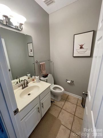 8049 Stoneham Court, Matthews, NC 28105