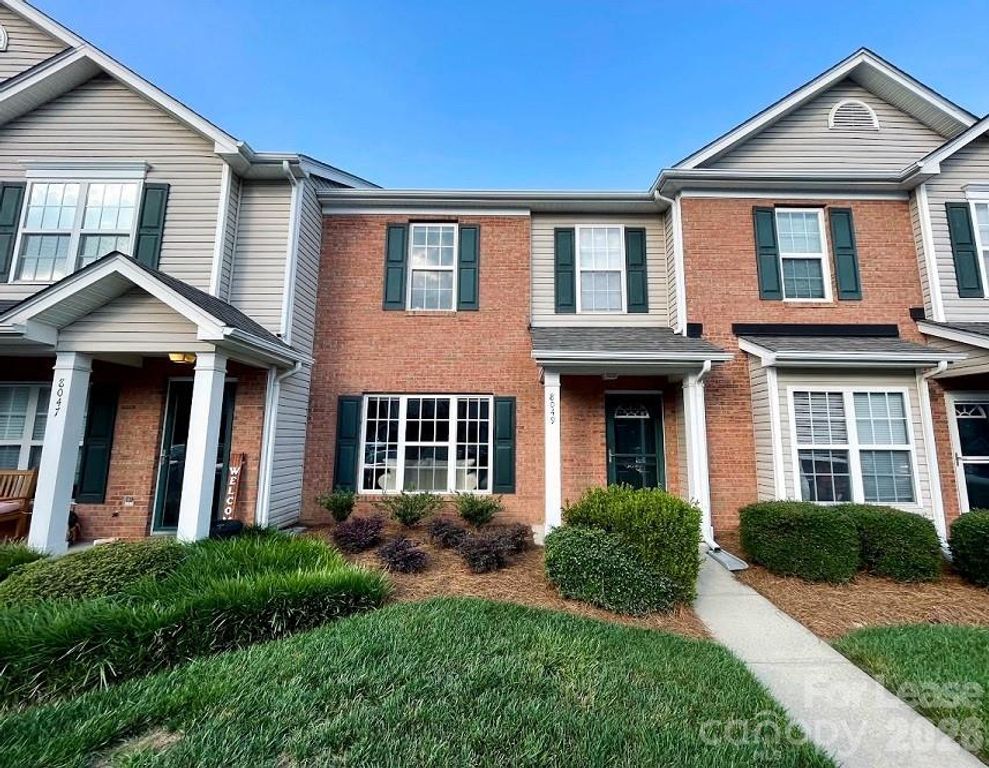 8049 Stoneham Court, Matthews, NC 28105