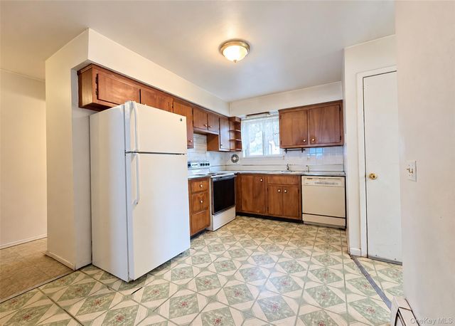 90 Robinwood Drive, Mastic Beach, NY 11951