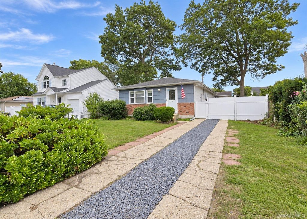 90 Robinwood Drive, Mastic Beach, NY 11951