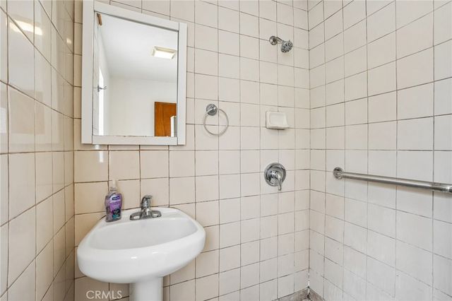 1359 S Downey Road, Los Angeles, CA 90023