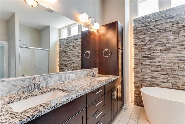 2817 N Woodridge, Wichita, KS 67226