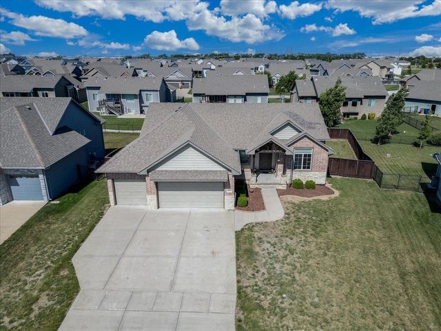 2817 N Woodridge, Wichita, KS 67226
