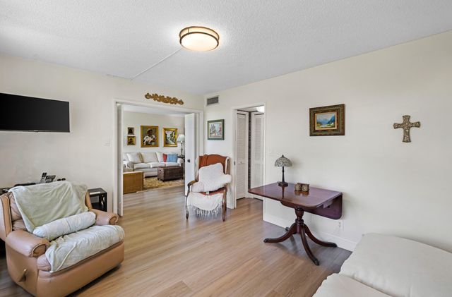 3621 Oaks Clubhouse Dr. Drive 104, Pompano Beach, FL 33069