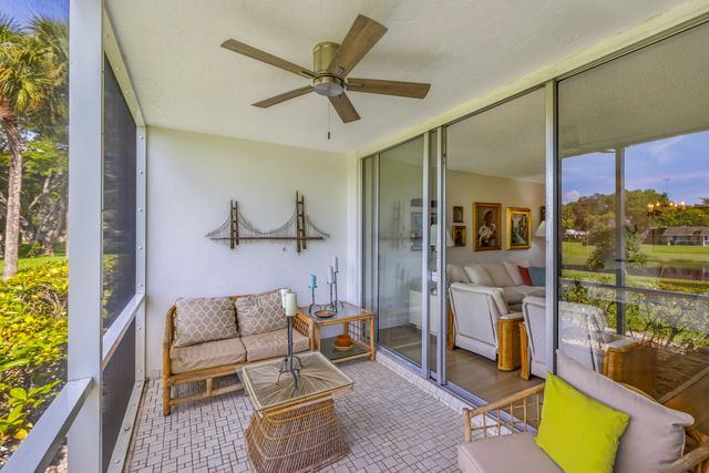3621 Oaks Clubhouse Dr. Drive 104, Pompano Beach, FL 33069