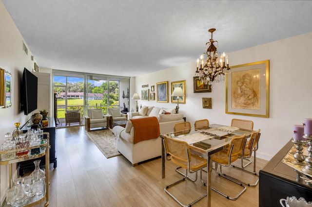 3621 Oaks Clubhouse Dr. Drive 104, Pompano Beach, FL 33069