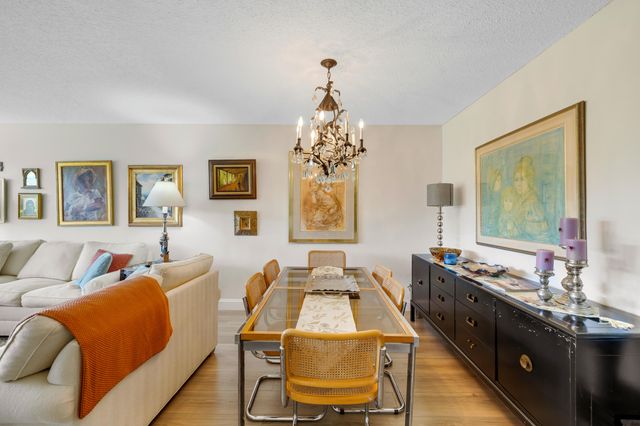 3621 Oaks Clubhouse Dr. Drive 104, Pompano Beach, FL 33069