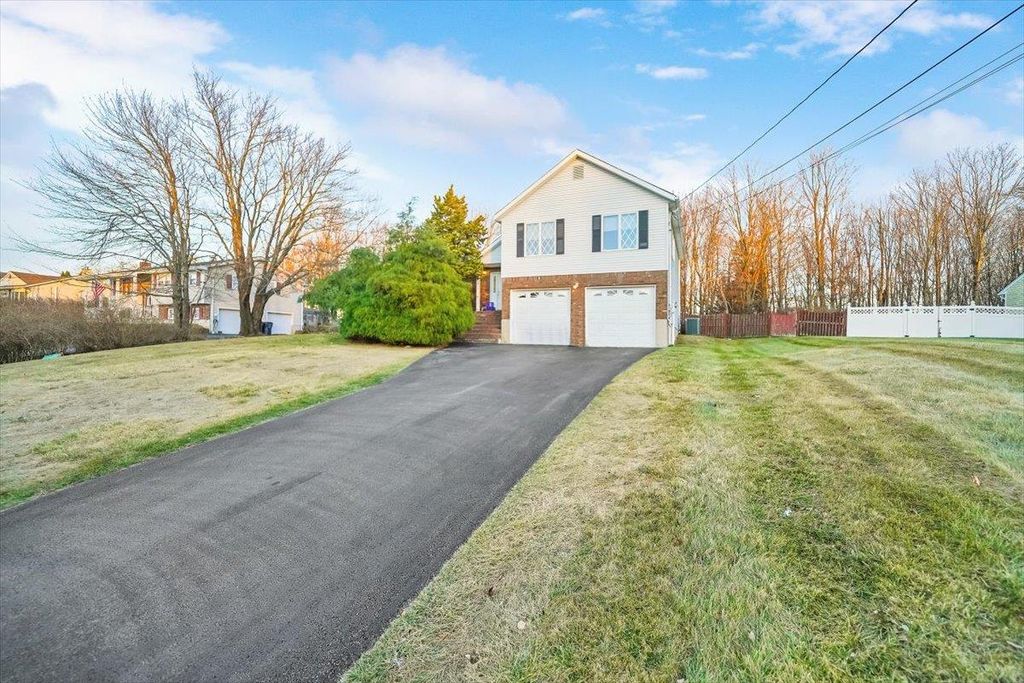 35 Depalma Drive, Highland Mills, NY 10930